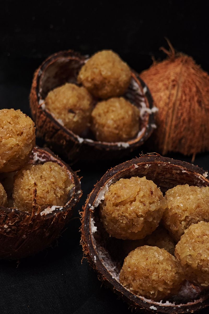 Nariyal ladoo served in coconut shells, our subeh ki khaas.